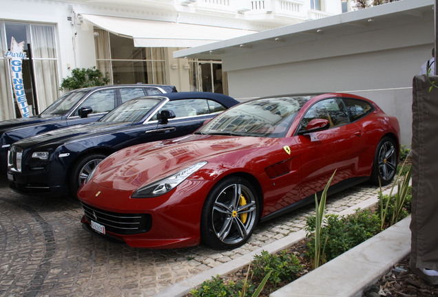 Ferrari GTC4Lusso