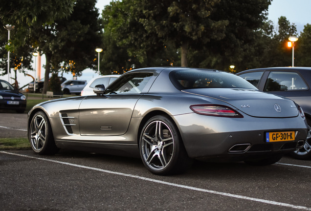 Mercedes-Benz SLS AMG