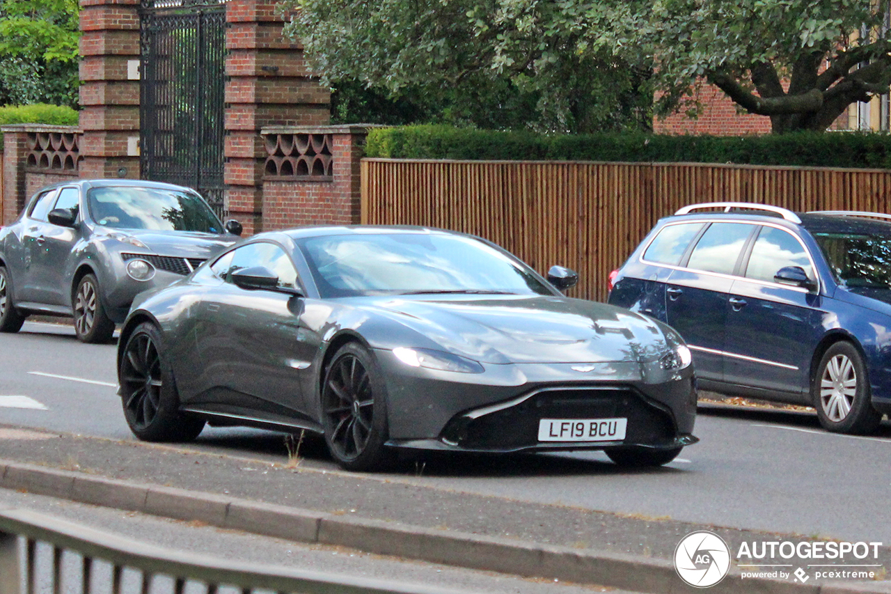 Aston Martin V8 Vantage 2018