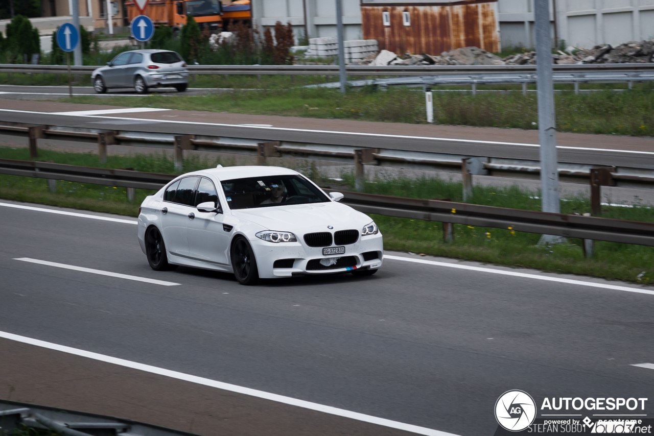 BMW M5 F10 2011