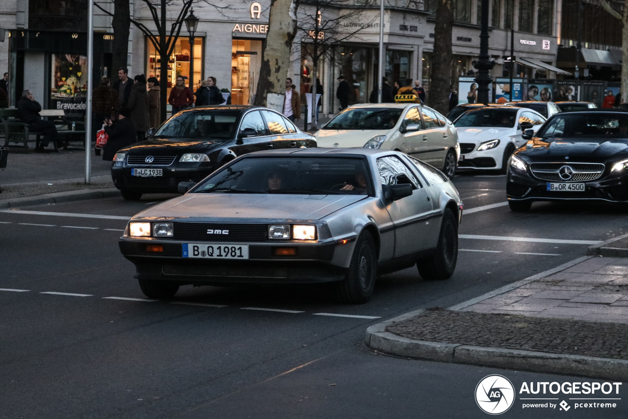 DeLorean DMC-12