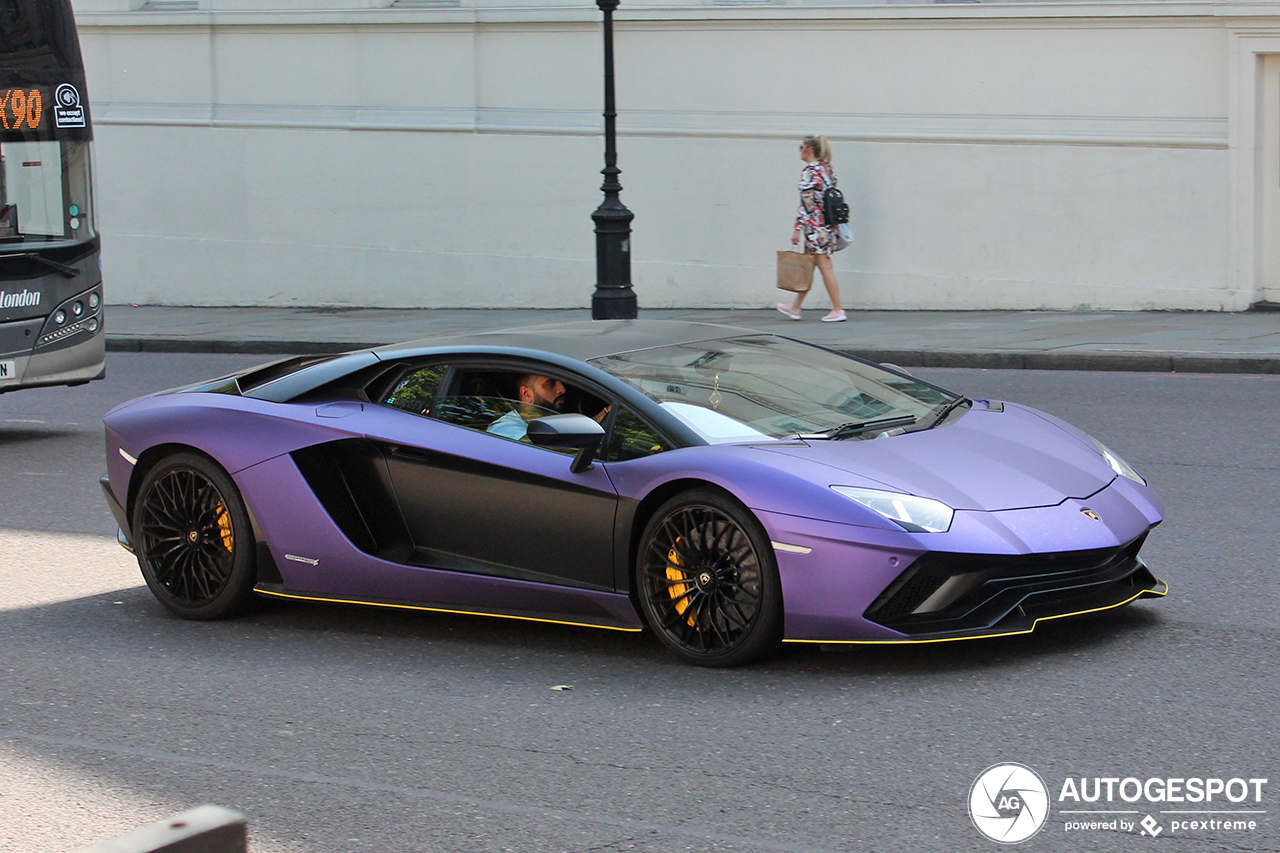 Lamborghini Aventador S LP740-4