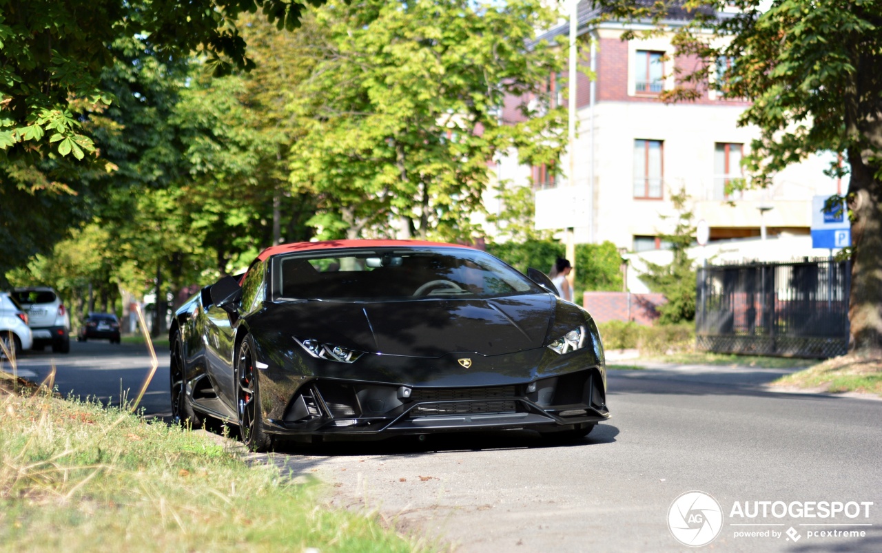 Lamborghini Huracán LP640-4 EVO Spyder