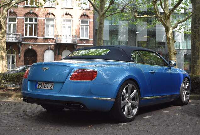 Bentley Continental GTC V8