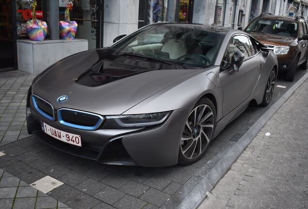 BMW i8