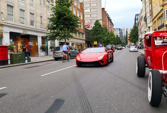 Lamborghini Huracán LP640-4 Performante Spyder