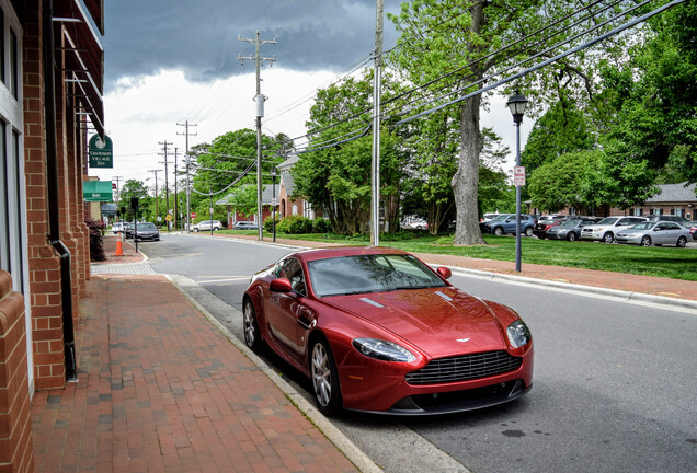 Aston Martin V8 Vantage 2012