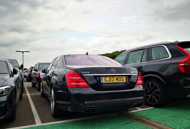 Mercedes-Benz S 63 AMG W221 2011