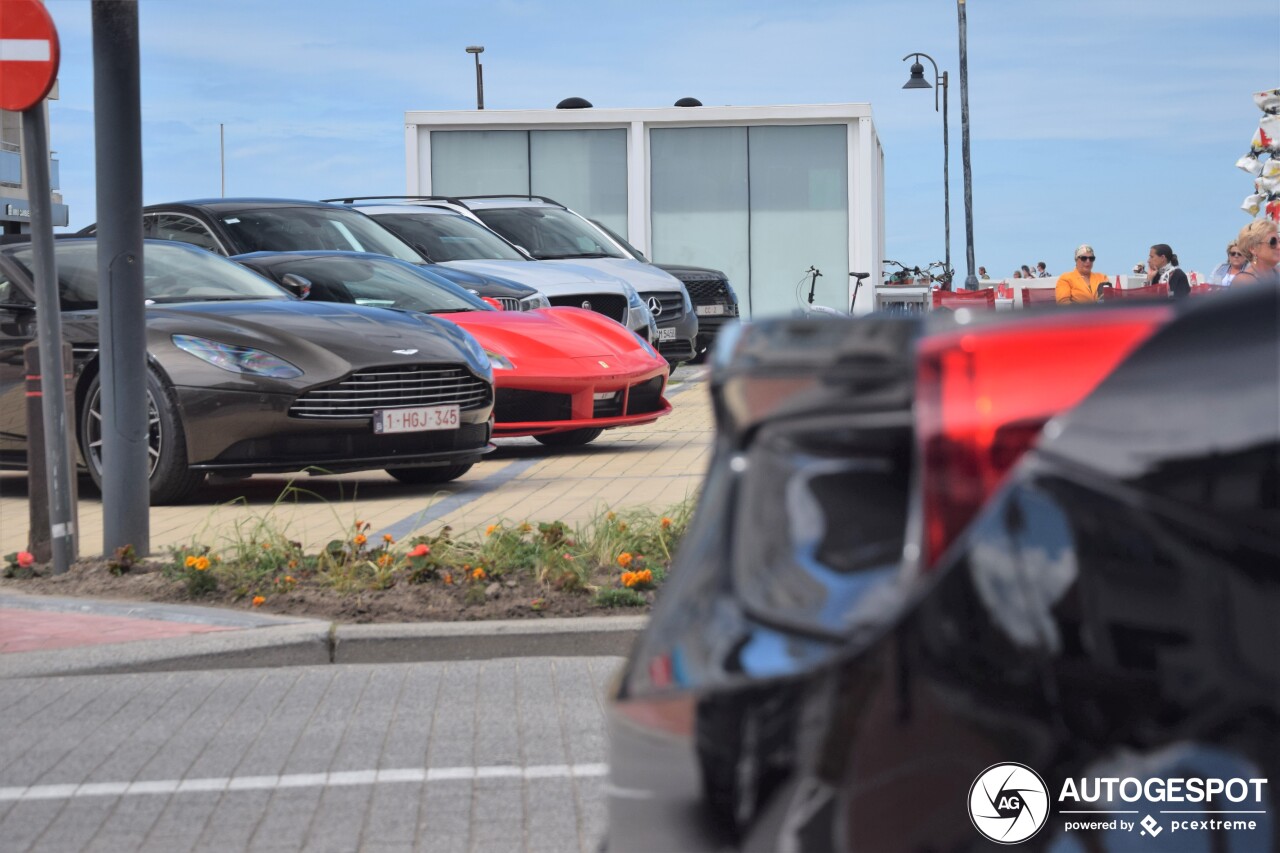 Aston Martin DB11 V8 Volante