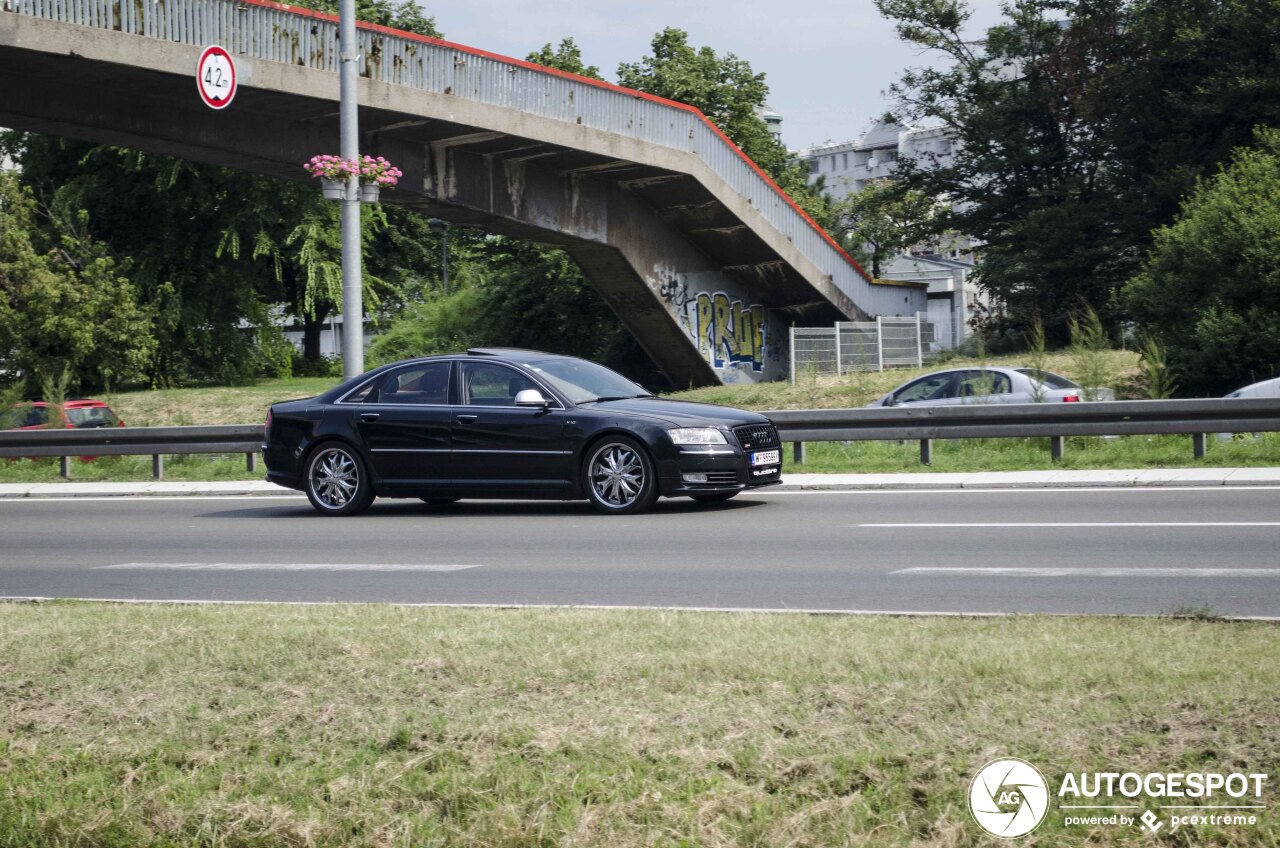 Audi S8 D3