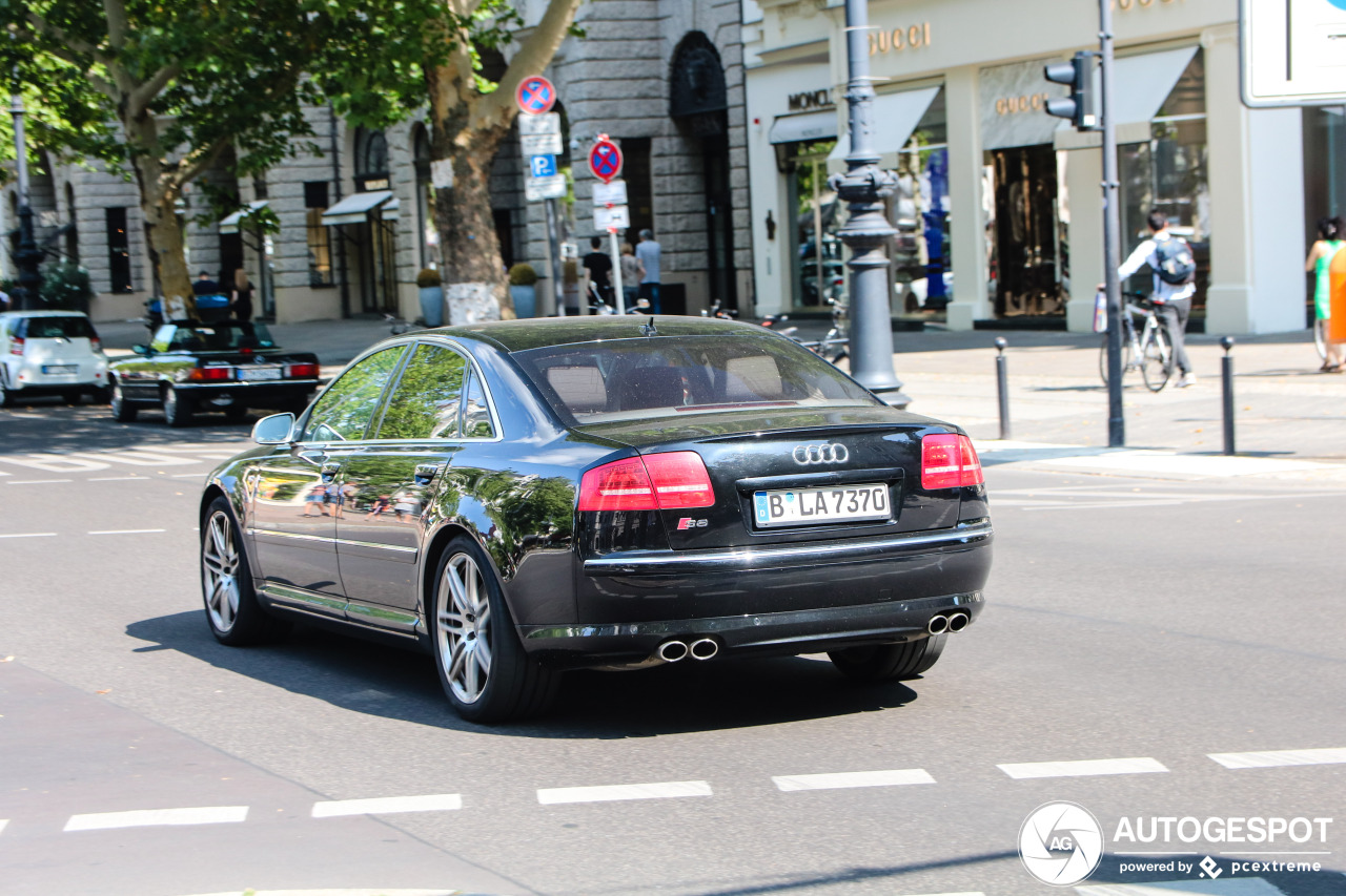 Audi S8 D3