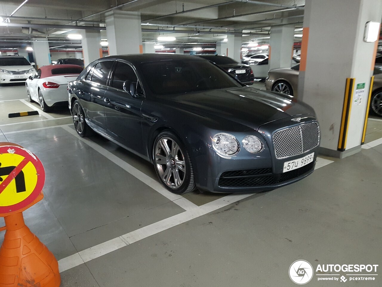 Bentley Flying Spur V8