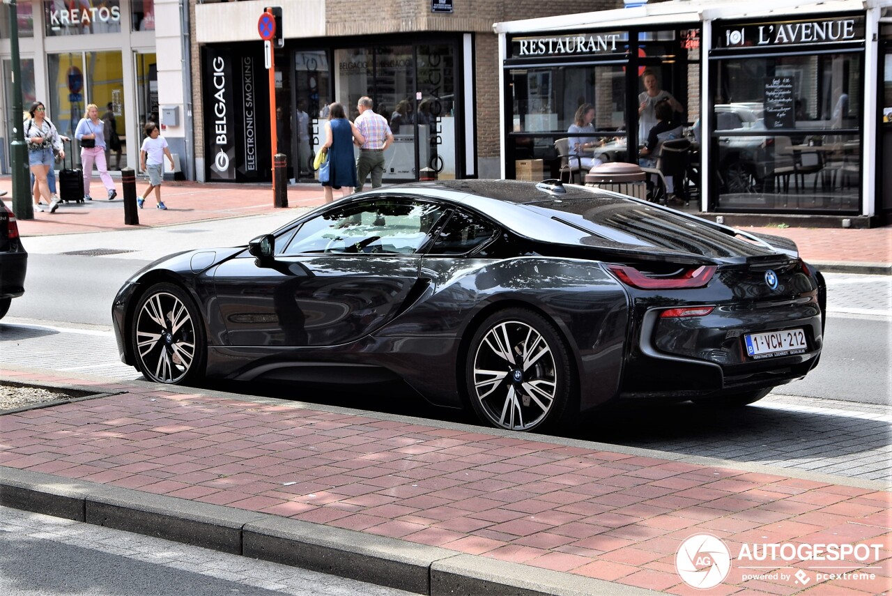 BMW i8