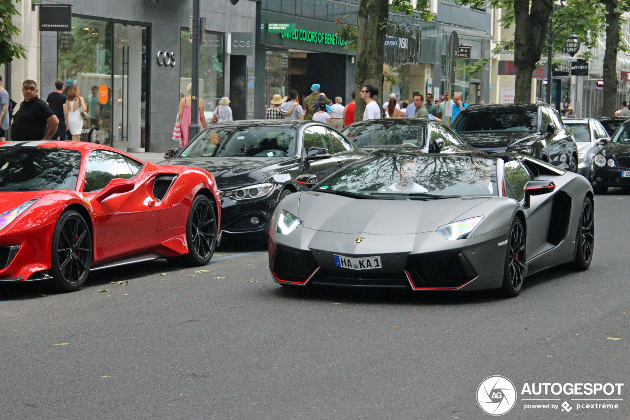 Lamborghini Aventador LP700-4 Roadster Pirelli Edition