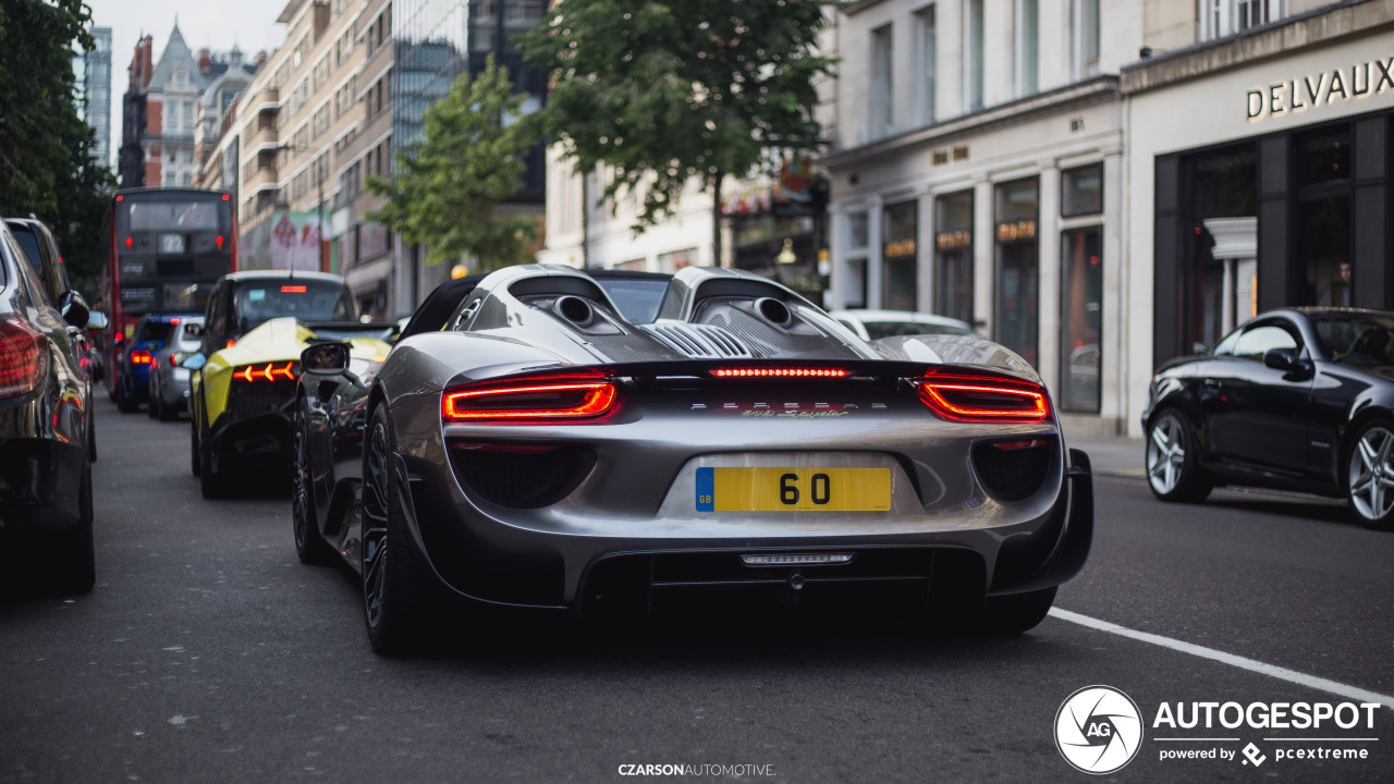 Porsche 918 Spyder Weissach Package