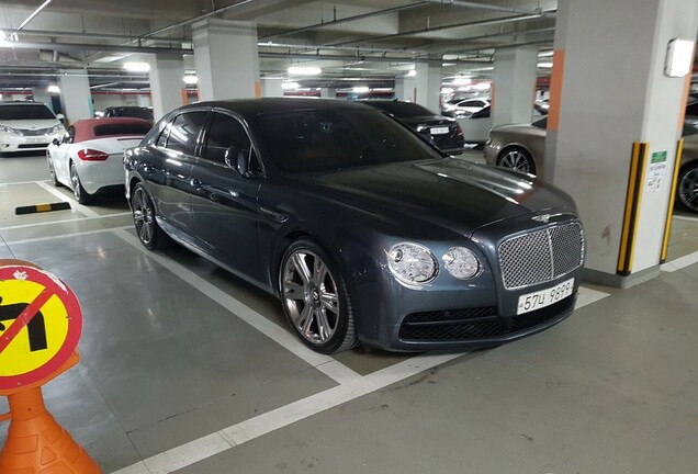 Bentley Flying Spur V8