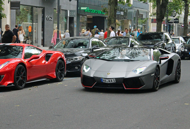 Lamborghini Aventador LP700-4 Roadster Pirelli Edition