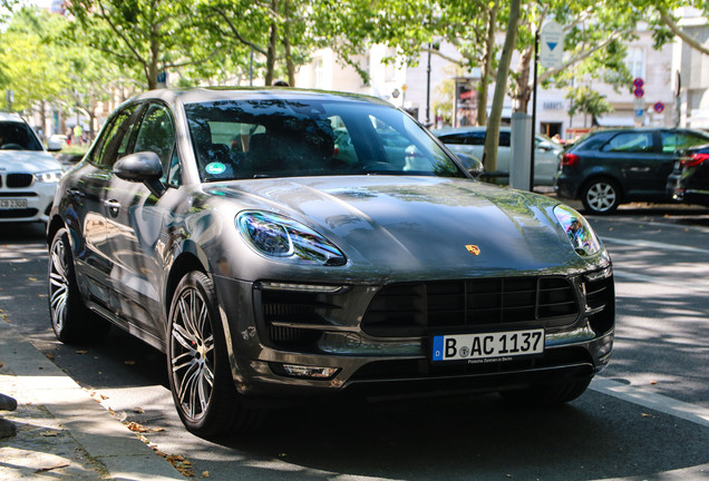 Porsche 95B Macan GTS