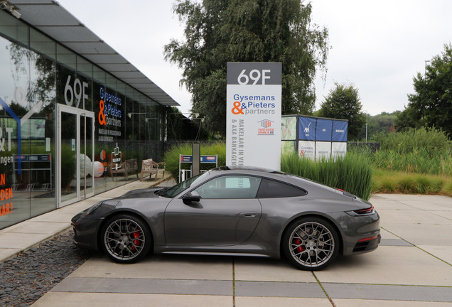 Porsche 992 Carrera 4S