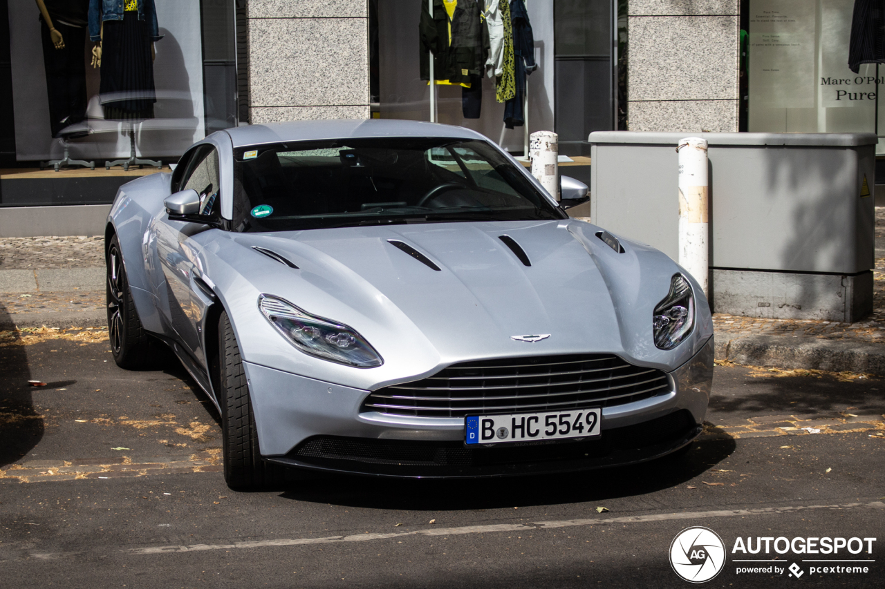 Aston Martin DB11