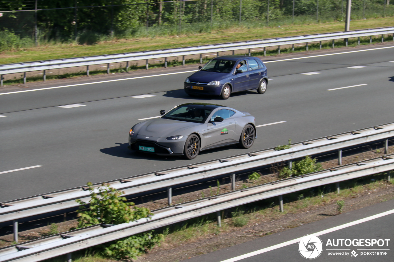 Aston Martin V8 Vantage 2018