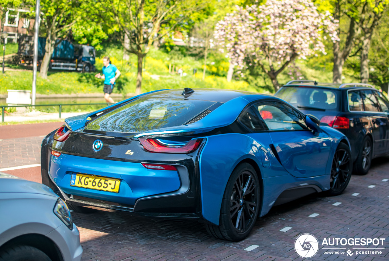 BMW i8