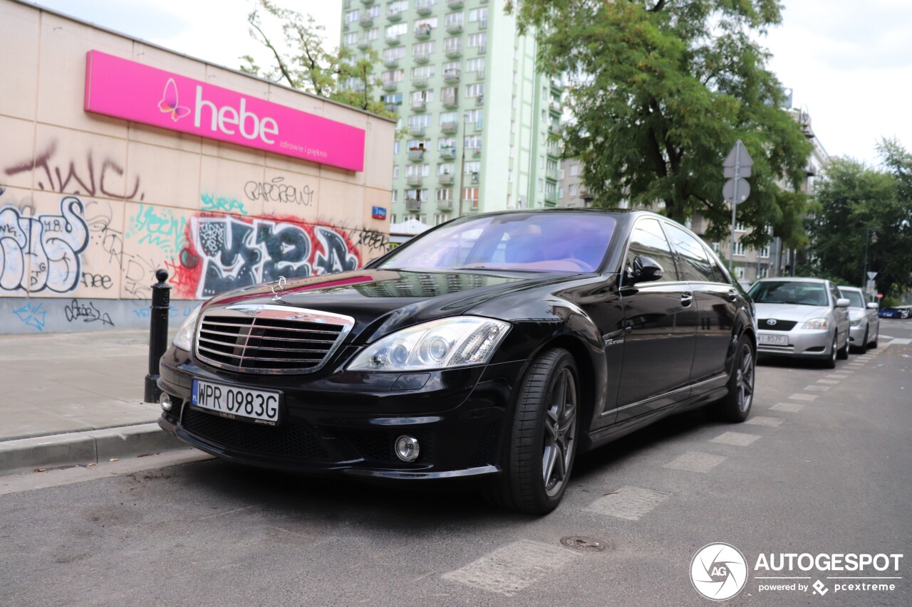 Mercedes-Benz S 65 AMG V221