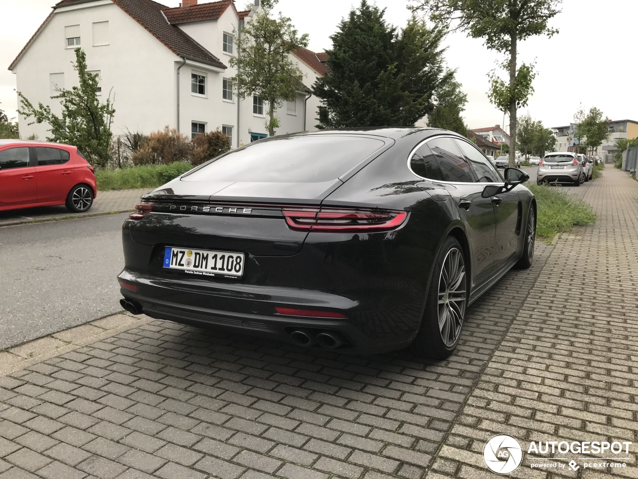 Porsche 971 Panamera Turbo