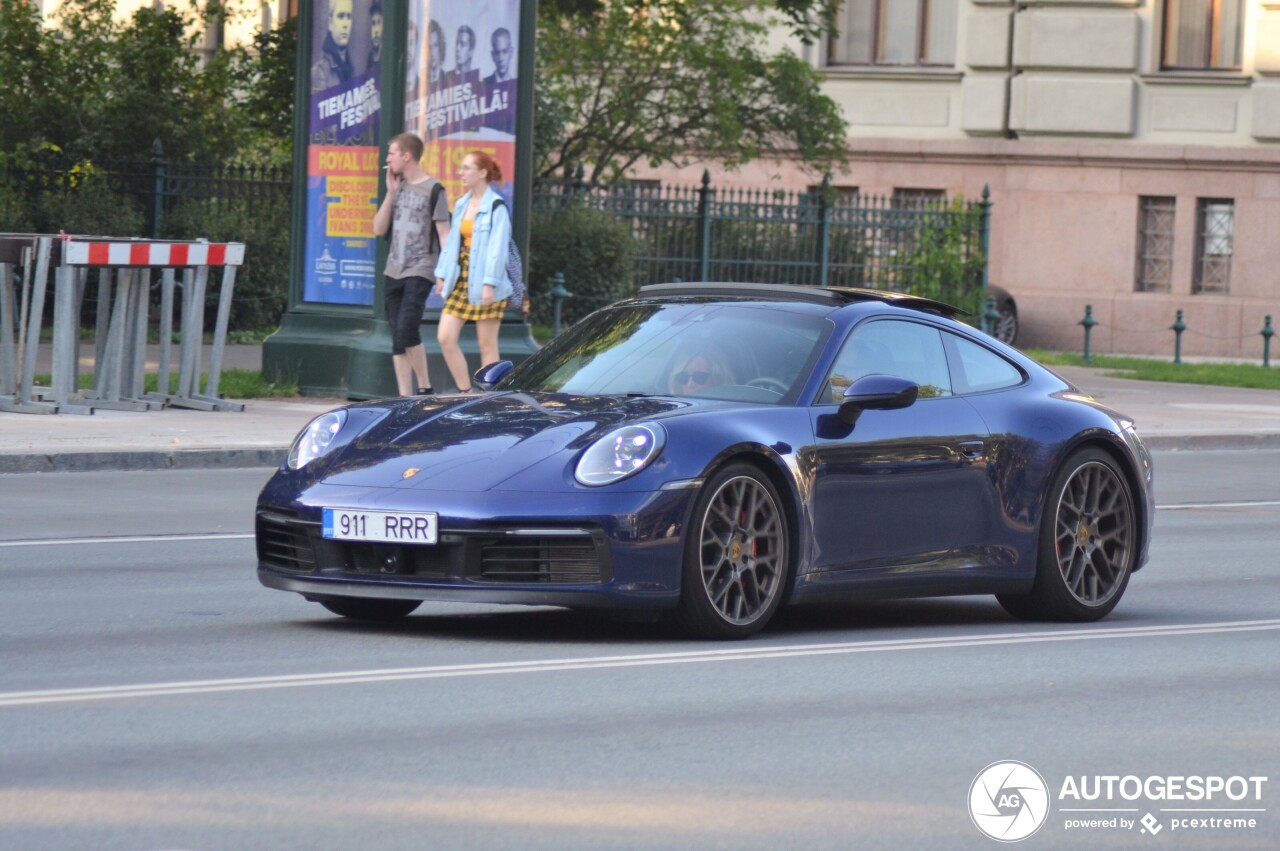 Porsche 992 Carrera 4S