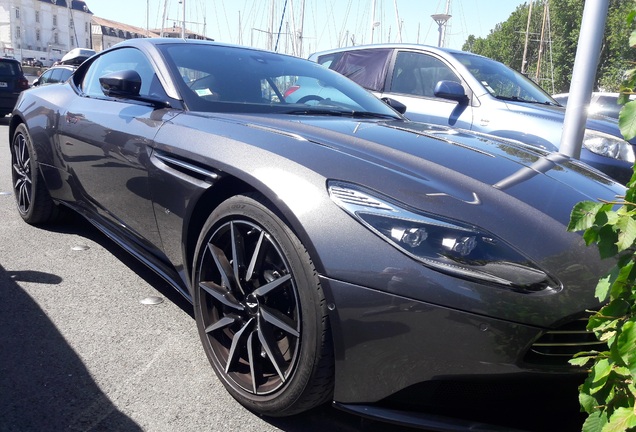 Aston Martin DB11