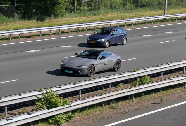 Aston Martin V8 Vantage 2018