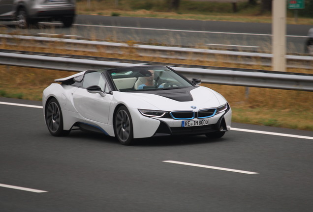 BMW i8 Roadster