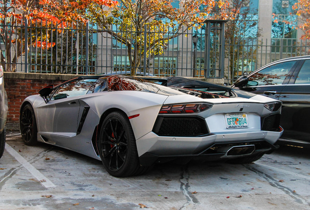 Lamborghini Aventador LP700-4 Roadster Pirelli Edition