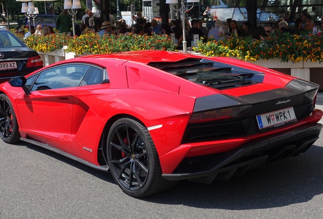 Lamborghini Aventador S LP740-4