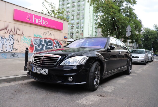 Mercedes-Benz S 65 AMG V221