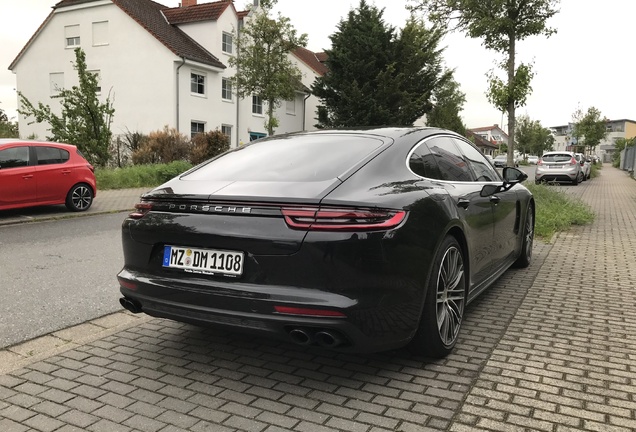 Porsche 971 Panamera Turbo