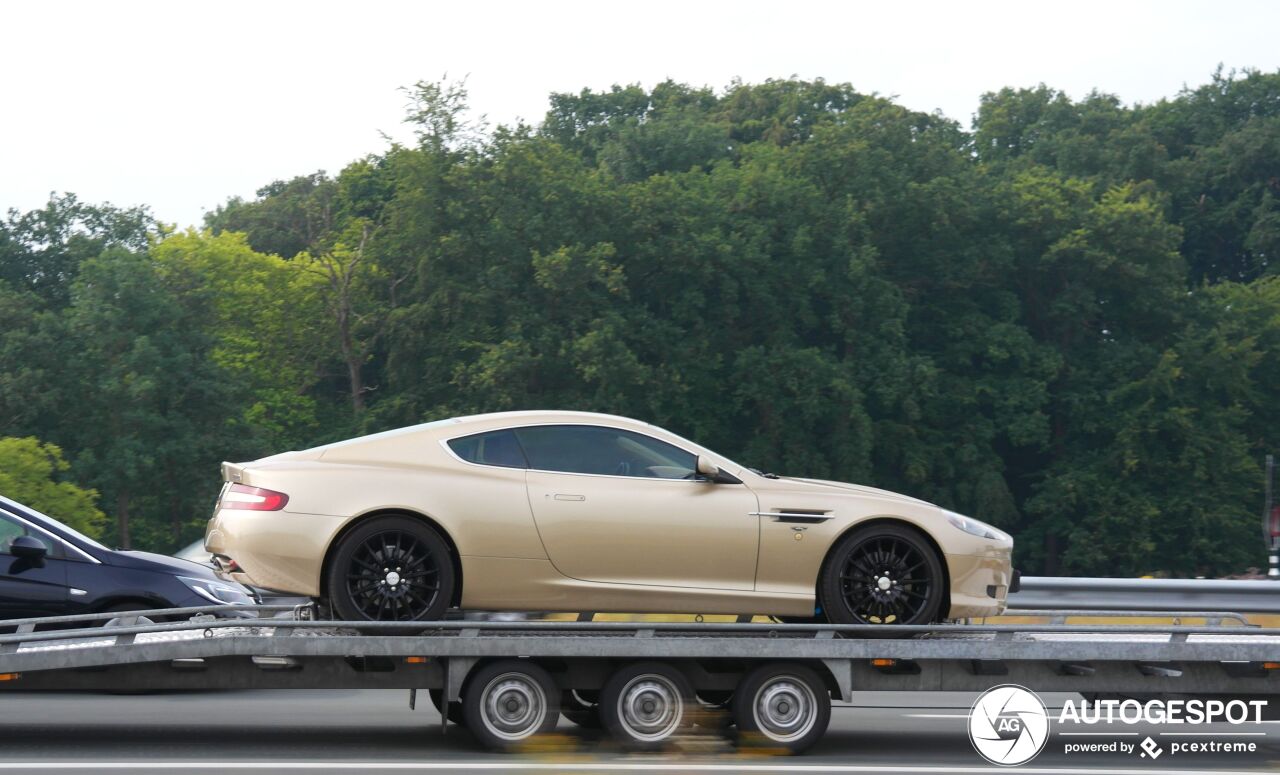 Aston Martin DB9