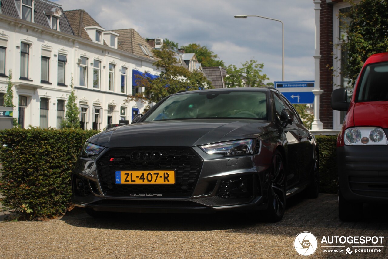 Audi RS4 Avant B9