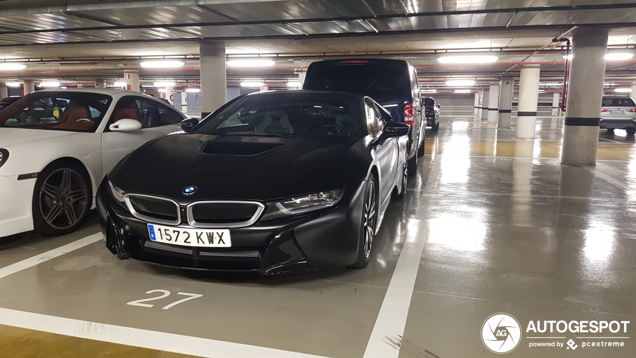 BMW i8 Protonic Frozen Black Edition