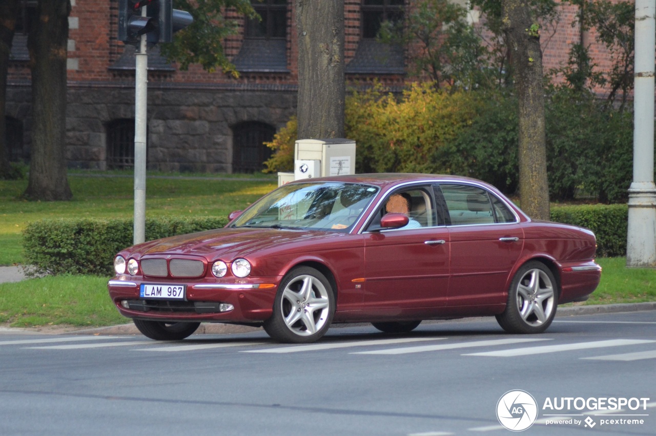 Jaguar XJR