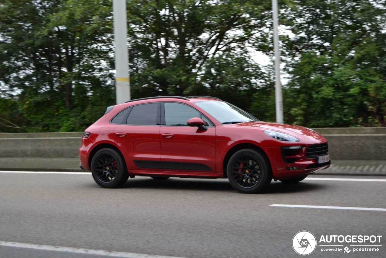 Porsche 95B Macan GTS