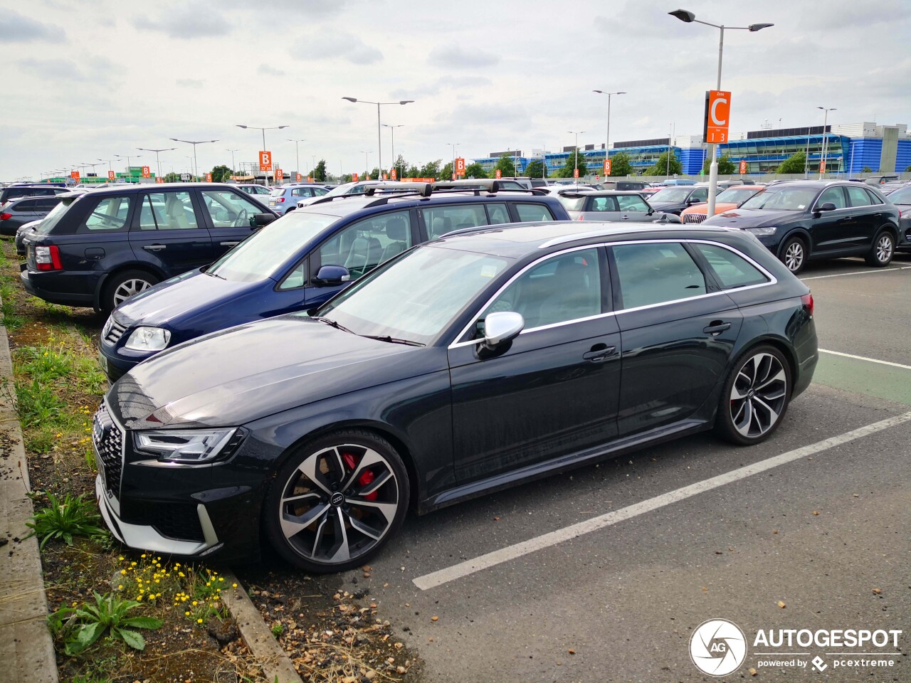 Audi RS4 Avant B9