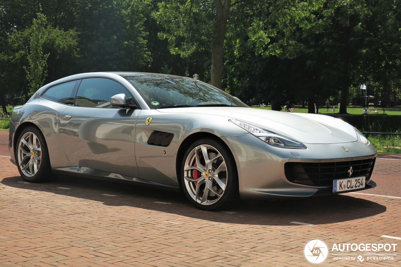 Ferrari GTC4Lusso T