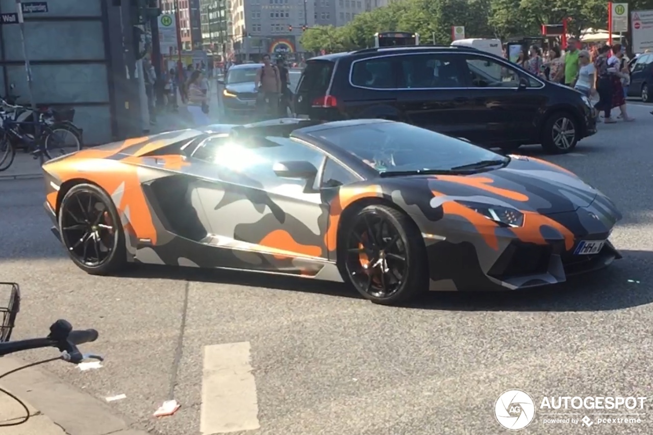 Lamborghini Aventador LP700-4 Roadster