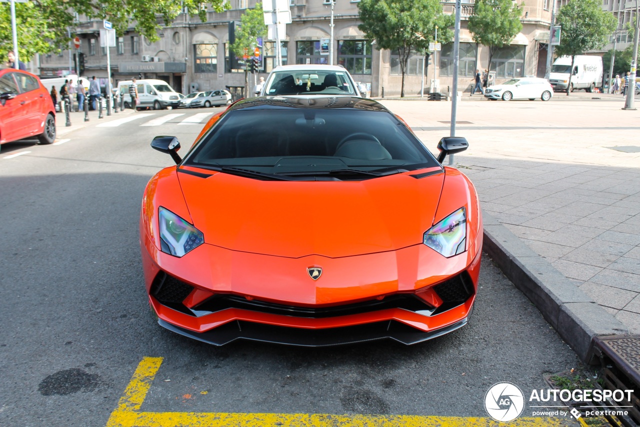 Lamborghini Aventador S LP740-4 Roadster