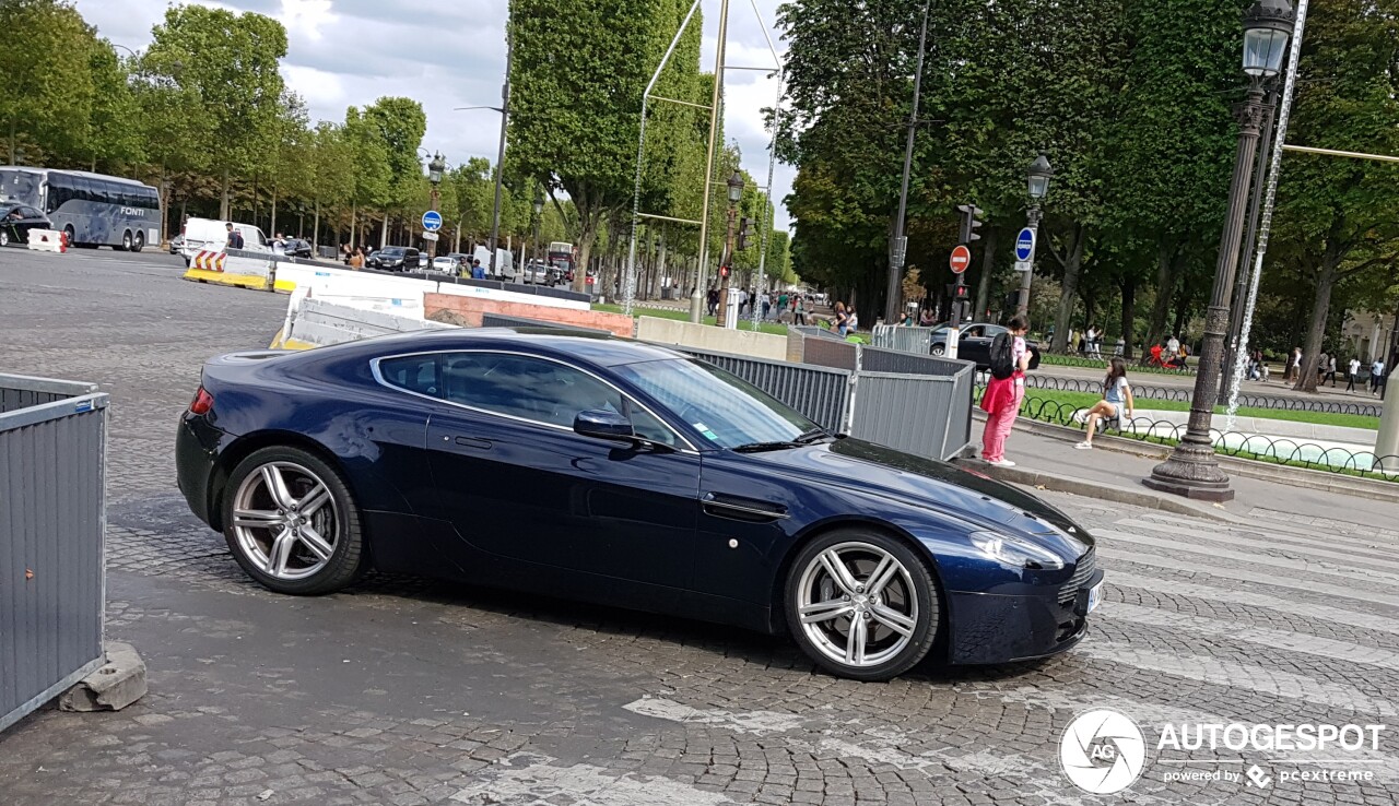 Aston Martin V8 Vantage