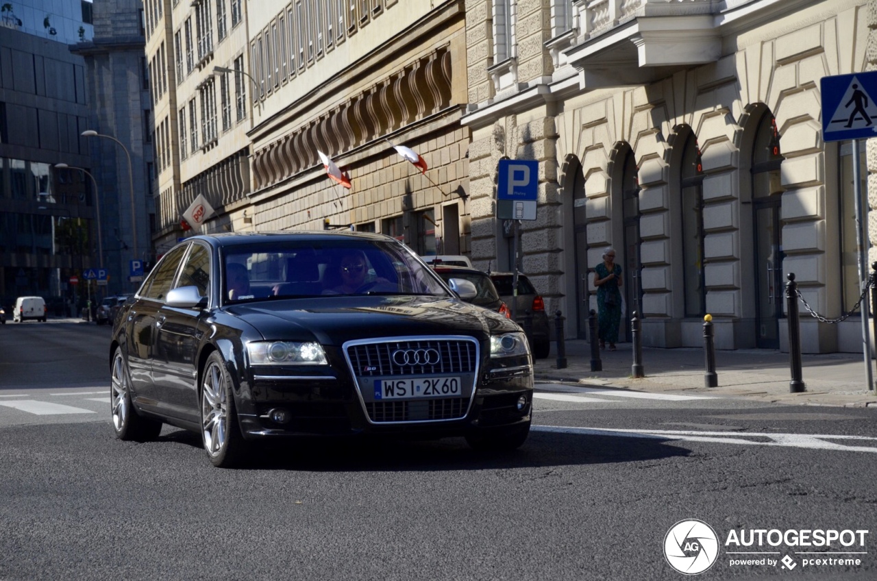 Audi S8 D3