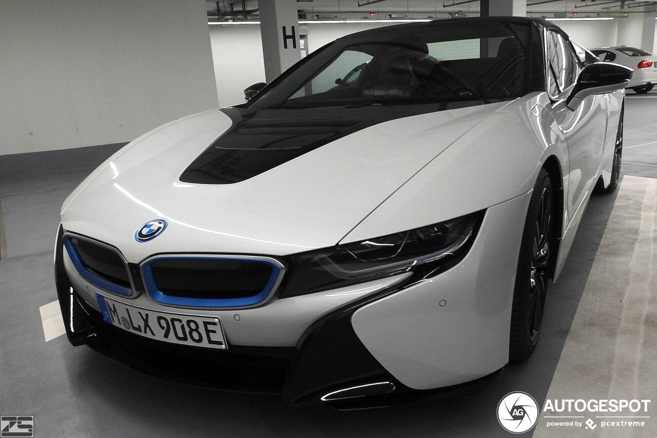 BMW i8 Roadster