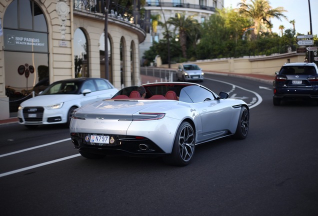 Aston Martin DB11 V8 Volante