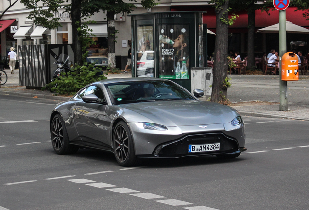 Aston Martin V8 Vantage 2018